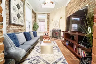 Image de The Lyons House + Carriage. Parking Included