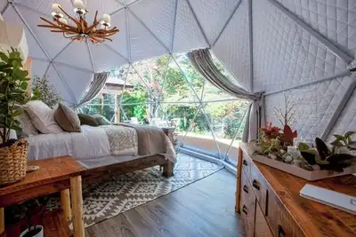 Image de Luxury on the Edge of Traverse City - 7