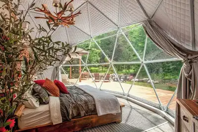 Image de Luxury on the Edge of Traverse City - 4