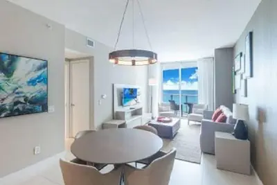 Image de Hyde Beach Resort & Residences 2 bdrm Oceanview With Gym, Pool & Beach Service