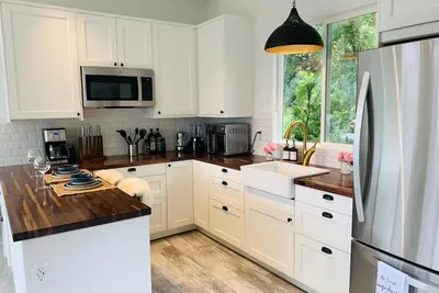 Image de Private Hot Tub w\/ Sunset Views, New Remodel, Fireplace\/Firepit & Pet Friendly!