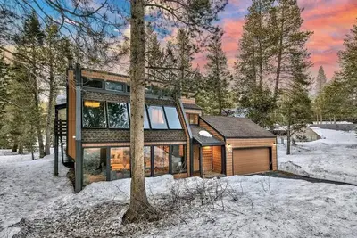 Image de Creekside Donner Retreat