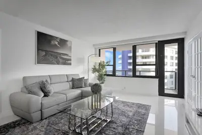 Image de Cozy Beachfront 2 Bdr  Miami Beach Condo 1505
