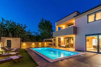 Image de Villa avec piscine