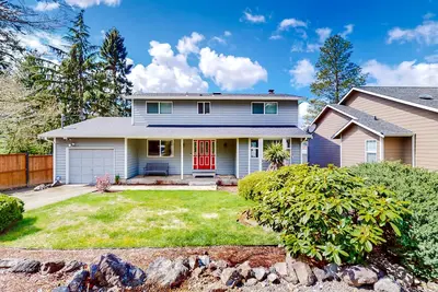 Image de Waterfront retreat with inlet access, views, deck, & fireplace - dogs Ok