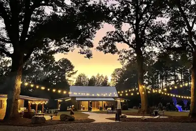 Image de Sugarneck Property with The Cabin - Sleeps up to 22
