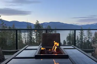 Image de A Cozy And Modern Retreat On Shuswap Lake