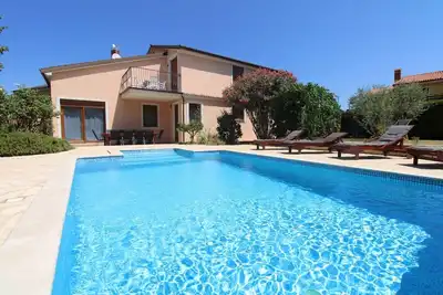 Image de Maison pour la famille avec la piscine Liznjan, Medulin (K-20798)