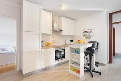 Appartement de trois chambres avec la terrasse Split (A-21026-a)