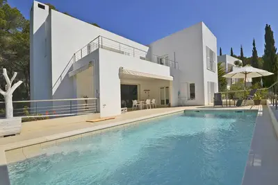 Image de Villa Carritx, maison moderne avec piscine près de la mer à Mallorca