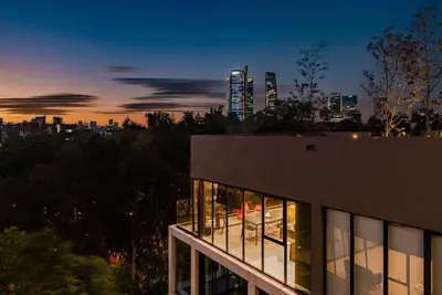 Image de Exquisite Countess Haven: Luxe Ph with Rooftop/Gym