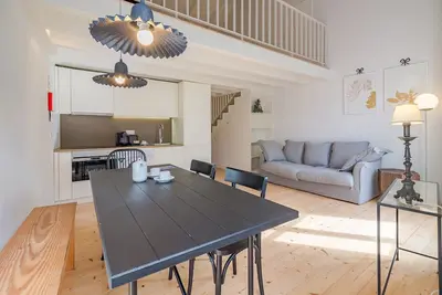Image de Studio Duplex Spacieux p/ 3, Balcon, Centre
