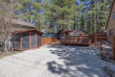 Image de Cozy Cabin Steps from Big Bear Lake & The Village – Perfect Mountain Escape!