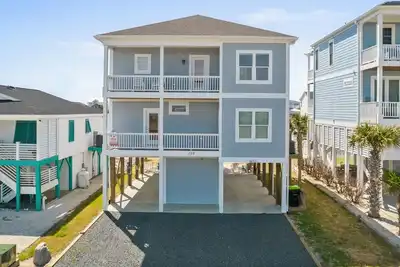 Image de Fore SeaSuns - Holden Beach house on canal! New in fall of 2022!