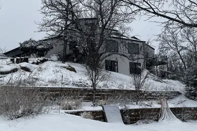 Image de Broadmoor Hills Retreat w/ Tesla Charger