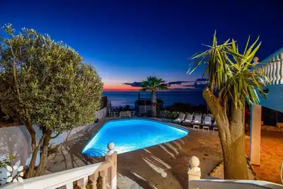 Image de Villa La Suerte by Abahana Villas