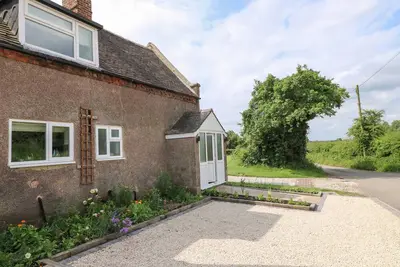 Image de Tolldish Cottage, family friendly, with a garden in Great Haywood