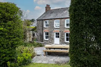 Image de Marine Cottage, family friendly, character holiday cottage in Rock