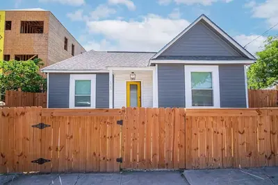 Image de Charming 4br/2ba Only 5 mins Downtown & Riverwalk
