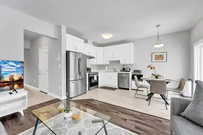 Image de Niagara Falls Luxury Townhome! 3 Beds 3 Baths!