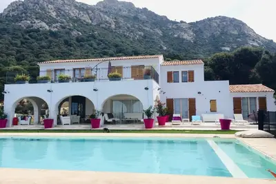 Image de Magnifique villa avec piscine à Lumio avec vue mer époustouflante