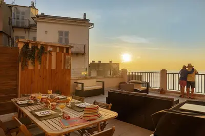 Image de Casa Eden Roc, appartement dans le centre d'Erbalunga avec terrasse vue mer
