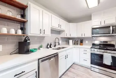 Image de Modern Home with Three King Beds Near Va & Anschutz