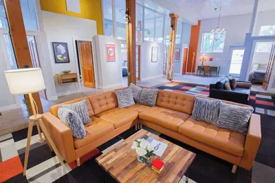 Image de Amazing Modern Loft in Rino Art District-Four King