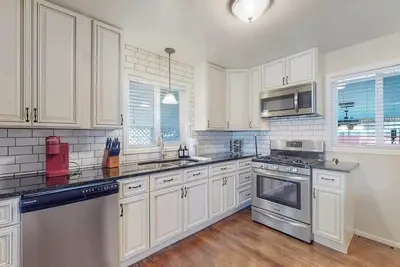 Image de Spacious Family Home, King Beds Large Yard and Fun