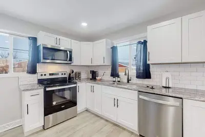 Image de Awesome Two Bedroom Family Upper Unit in Denver