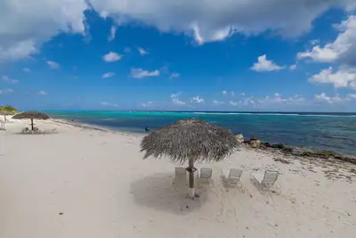 Cozy beach cottage at Sea Lodges, Cayman Kai