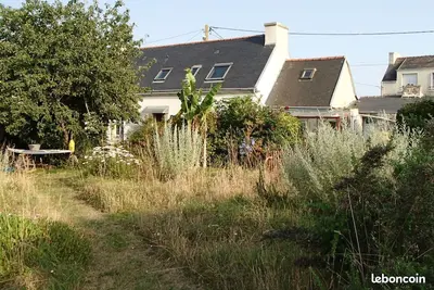 Image de maison de village en pierres