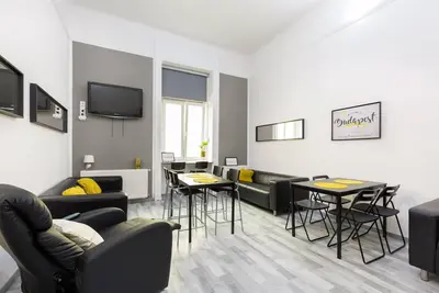 Image de ⭐5br Family Apartment ❤️A\/C ☕Free-Breakfast @Old-Town