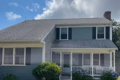 Image de Cozy 2-bedroom apartment just 6 minutes drive to Cape Cod Beaches