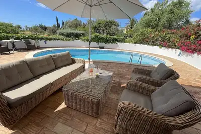 Image de Stylish 2-bedroomed villa with a pool