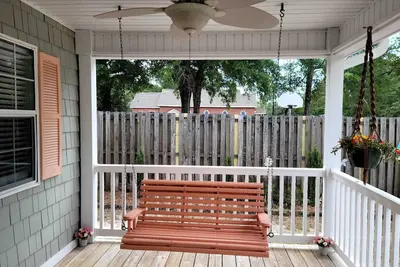 Image de Charming & Beautiful 3Br\/2b -Downtown Southport near waterfront -Summer Special!