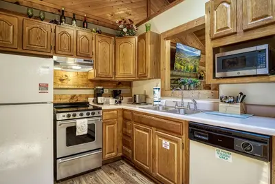 Image de Amazing Log Cabin with private hot tub near Pigeon Forge and Wears Valley