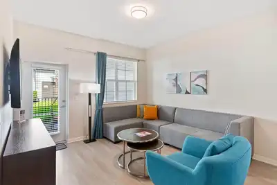 Image de Ground floor - near Conv. Center and Universal!