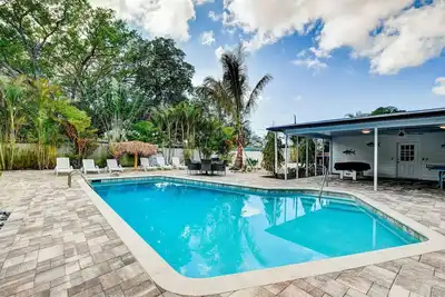 Image de Private Sandy backyard resort like-10 mins from beach! Heated pool 0 extra cost