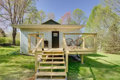Image de Mid-Century Modern Fayetteville Home Close to Town