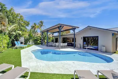 Image de Luxury close to beach/heated pool and hot tub/pool table
