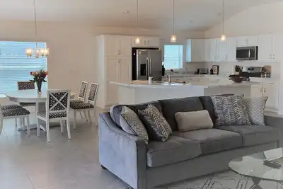 Image de New Home in the Villages near Brownwood Square.