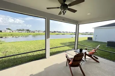 Image de Water View 4-bedroom new home with patio