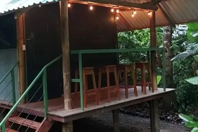 Image de Glamping au bord de la rivière.