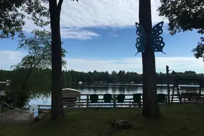 Image de Lakefront, cozy cottage, fish, swim in your backyard, bonfires, bike, Nordic Mtn