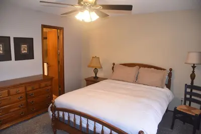 Image de Centrally located two bedroom, two bath townhouse Very Clean