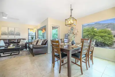 Image de Tucson Escape: Breathtaking Sunsets, Serene. +Walk to Fun!