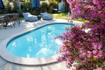 Image de Savannah Sanctuary Home + small heatable pool, close to all!