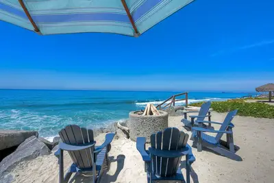 Image de Oceanfront Getaway, Private Beach, Fire Pit, 8br
