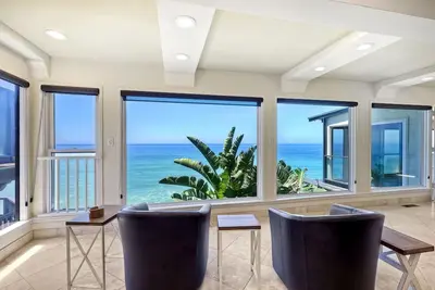 Image de Oceanfront, Hot Tub, Private Beach, Fire Pit